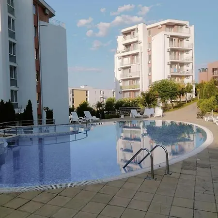 New & Stylish Sun Break In Апартамент *